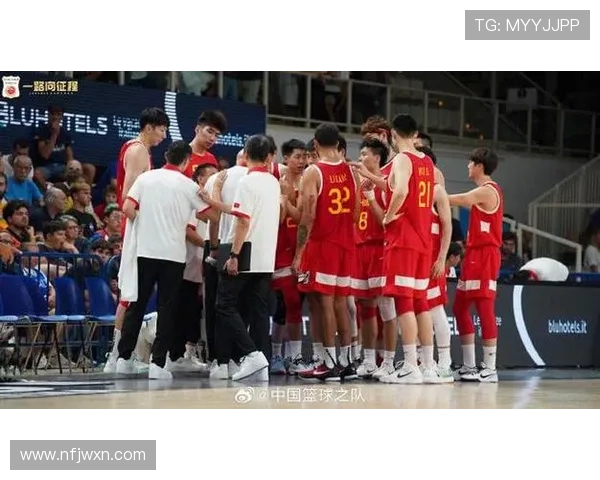 中国男篮全力备战世界杯 热点球员表现引发球迷热议