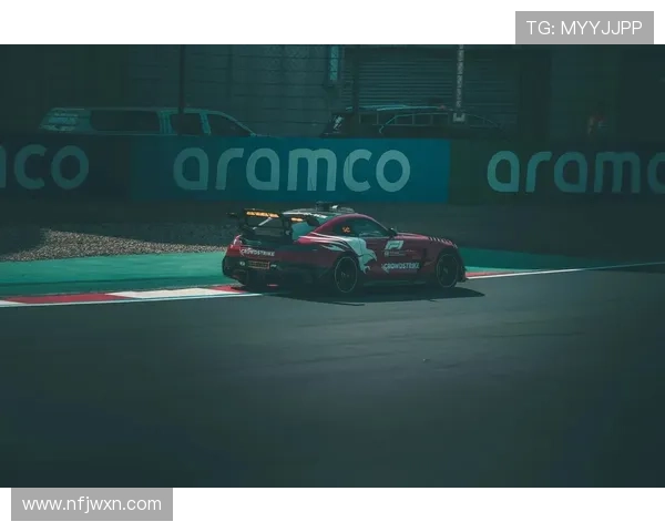 F1赛事最新动态：红牛强势统治赛季，梅赛德斯和法拉利面临挑战